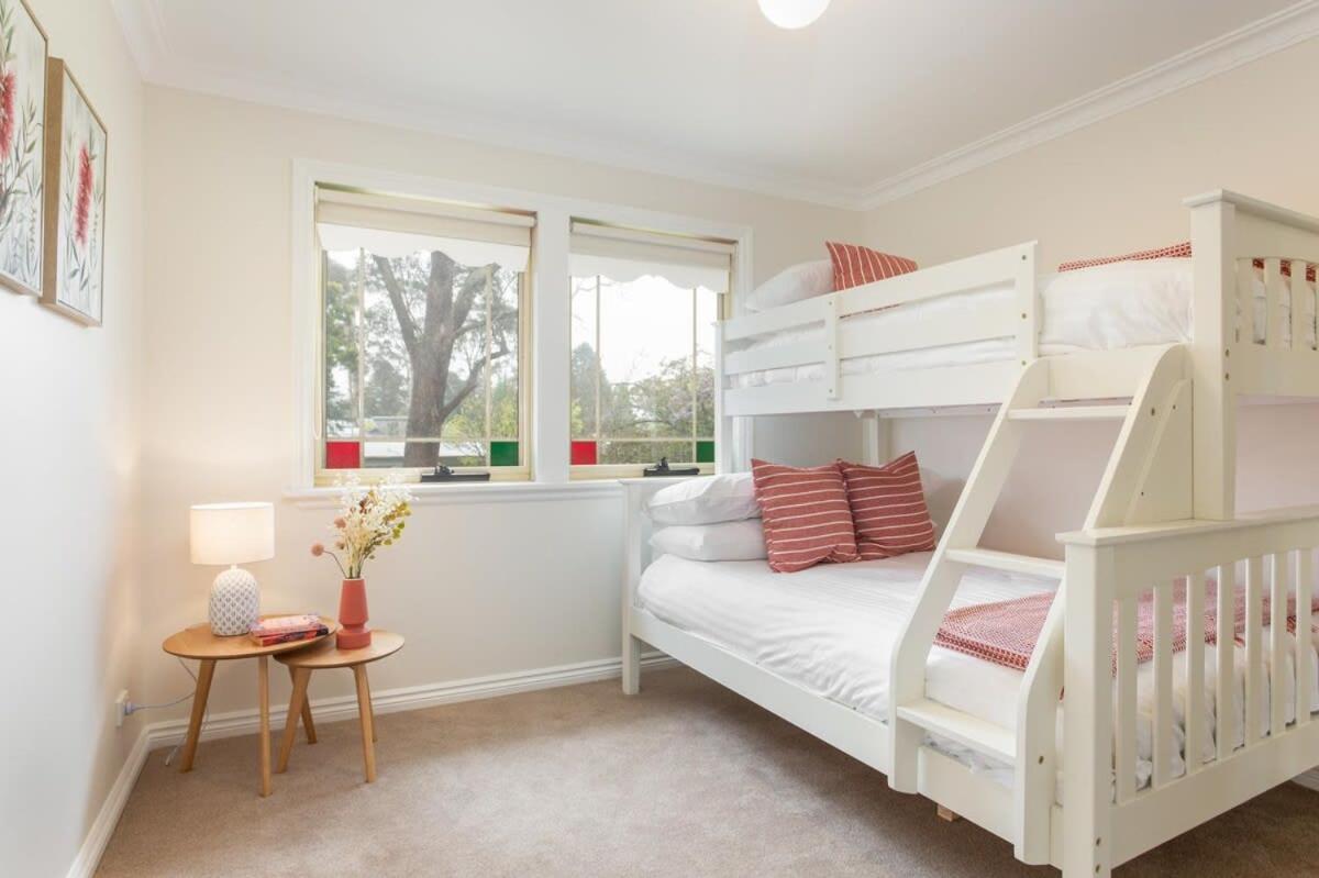 Stunning Katoomba Home With Lush Garden&Playground Екстериор снимка